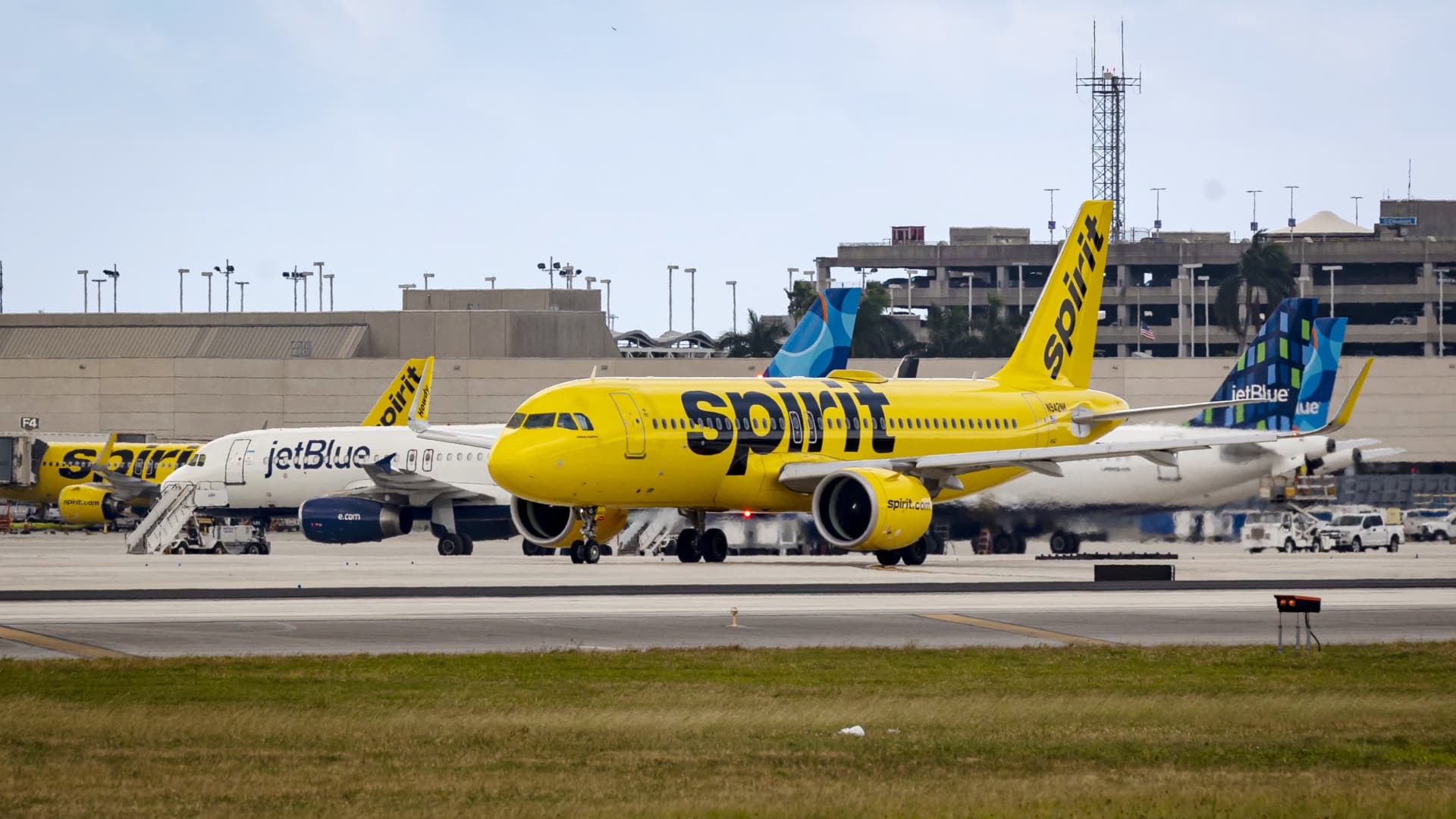 Featured image for Spirit Airlines and JetBlue Appeal Blocked Merger, Shares Rebound