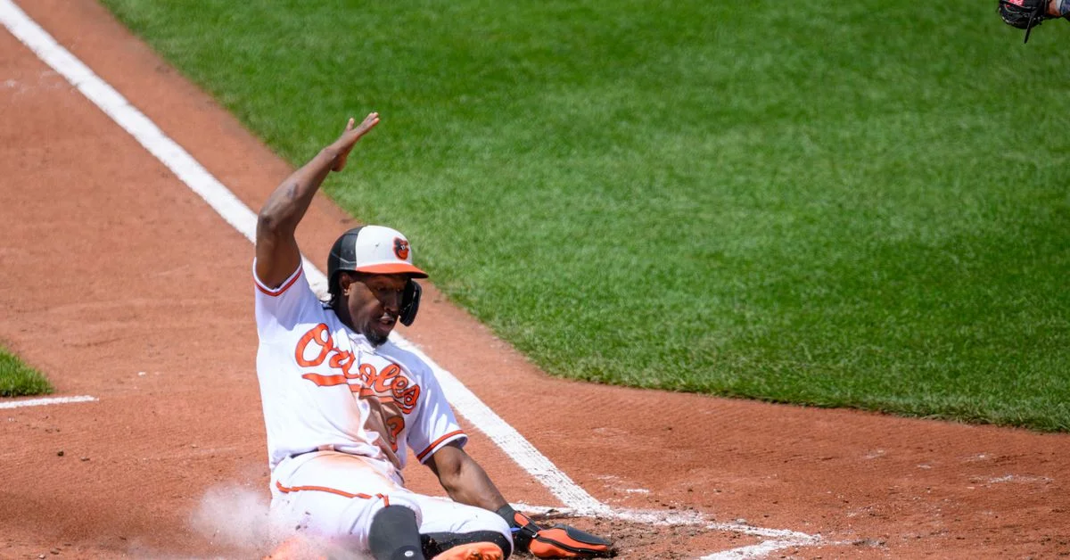 Santander's Homers Help Orioles Win Back-to-Back Games Against Mariners.