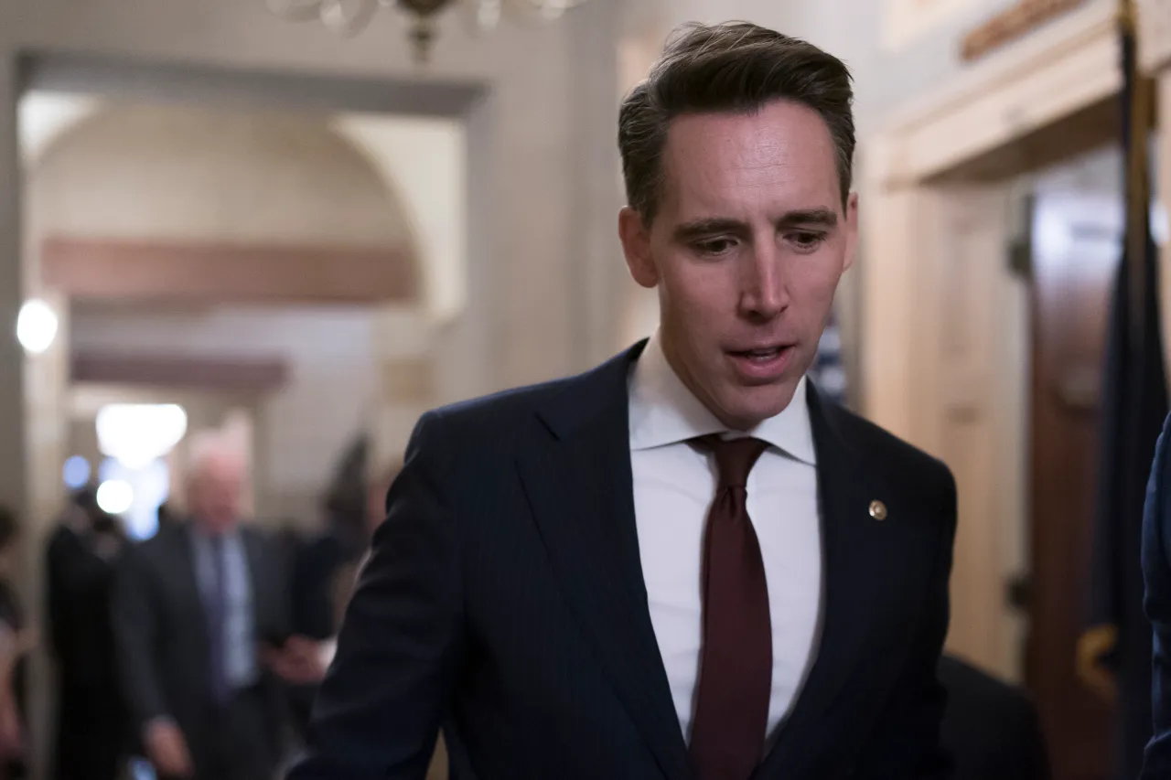 "Senator Hawley's Proposal: Capping Credit Card APR at 18%"