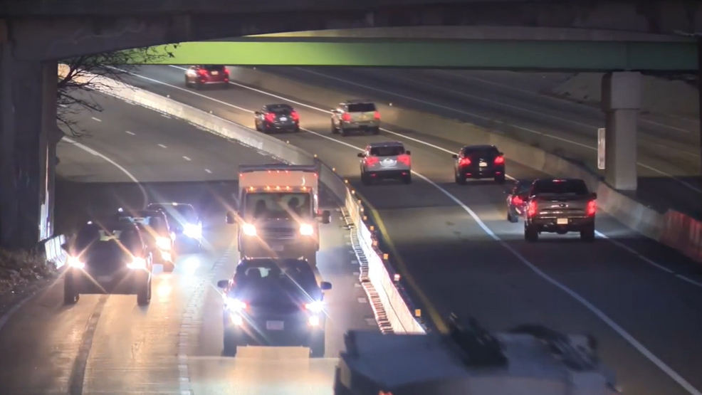 Featured image for Washington Bridge Closure Spurs Commuter Relief, Bike vs. Drive Race, and Small Business Solutions