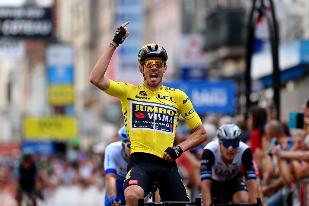 Featured image for Laporte takes stage 3 win at Critérium du Dauphiné amidst crashes and drama.