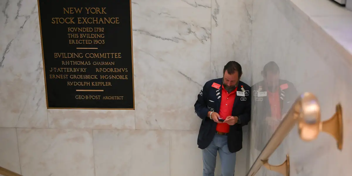 Featured image for Stock Market Rally Faces Signs of Waning Momentum Amid AI Hype and Fed Cuts