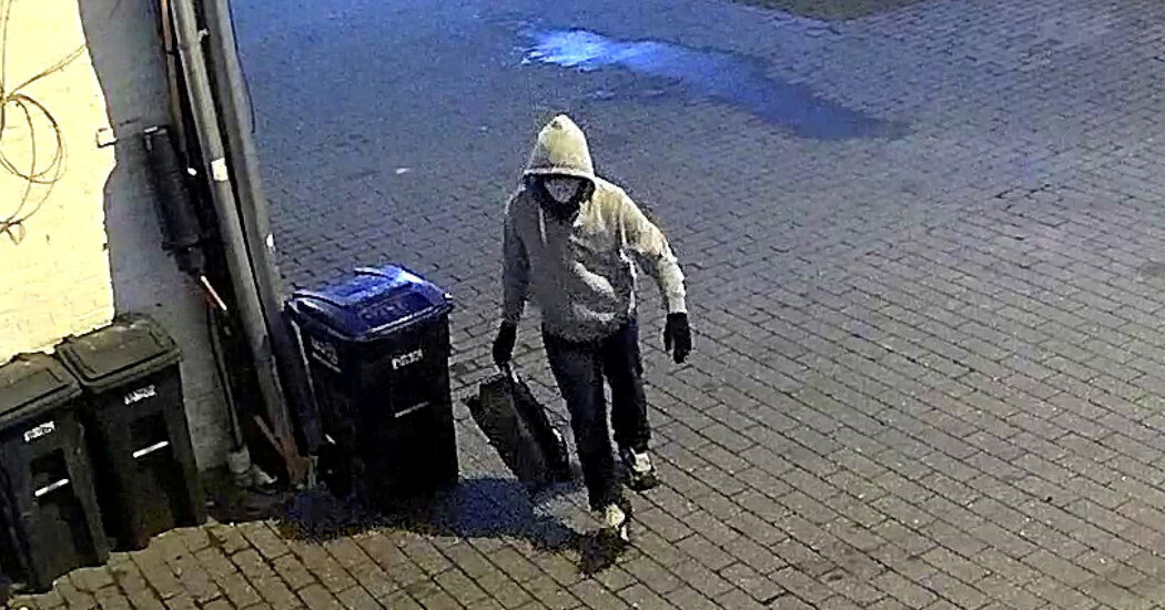 Featured image for Jan. 6 Pipe Bomb Suspect Confessed to Targeting Political Parties