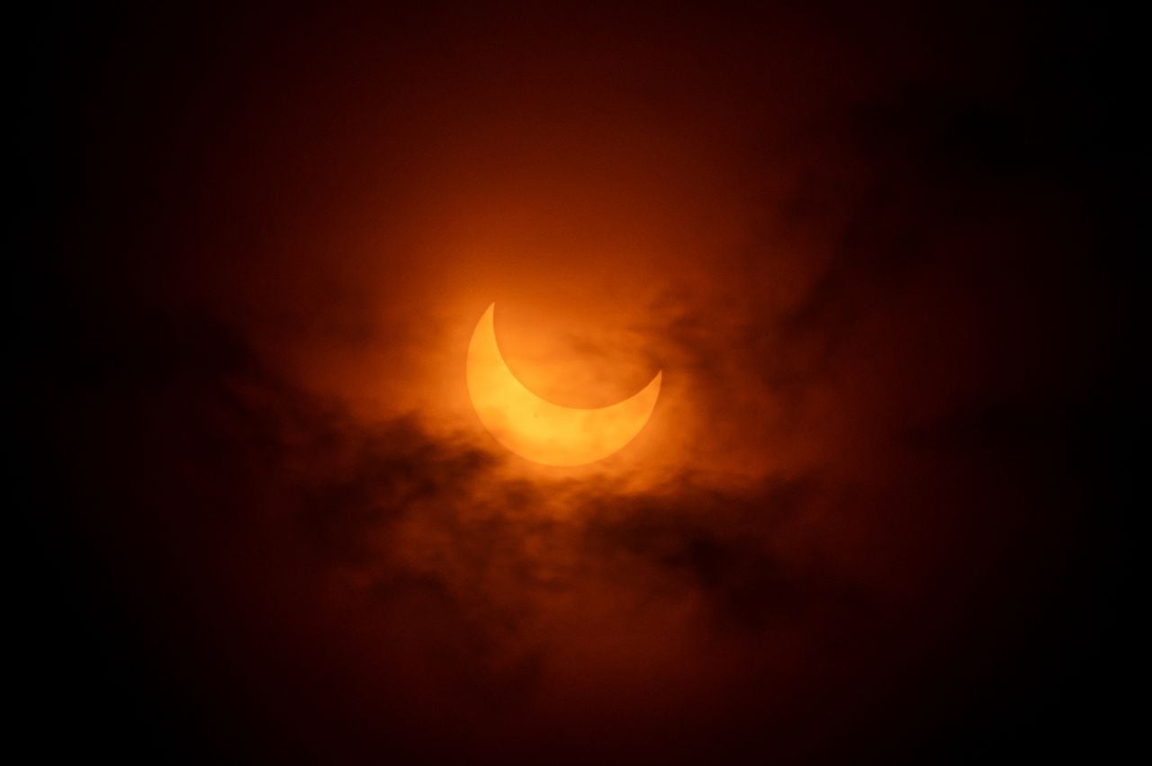 "2024 Celestial Calendar: Eclipses, Meteor Showers, and More Sky Spectacles"