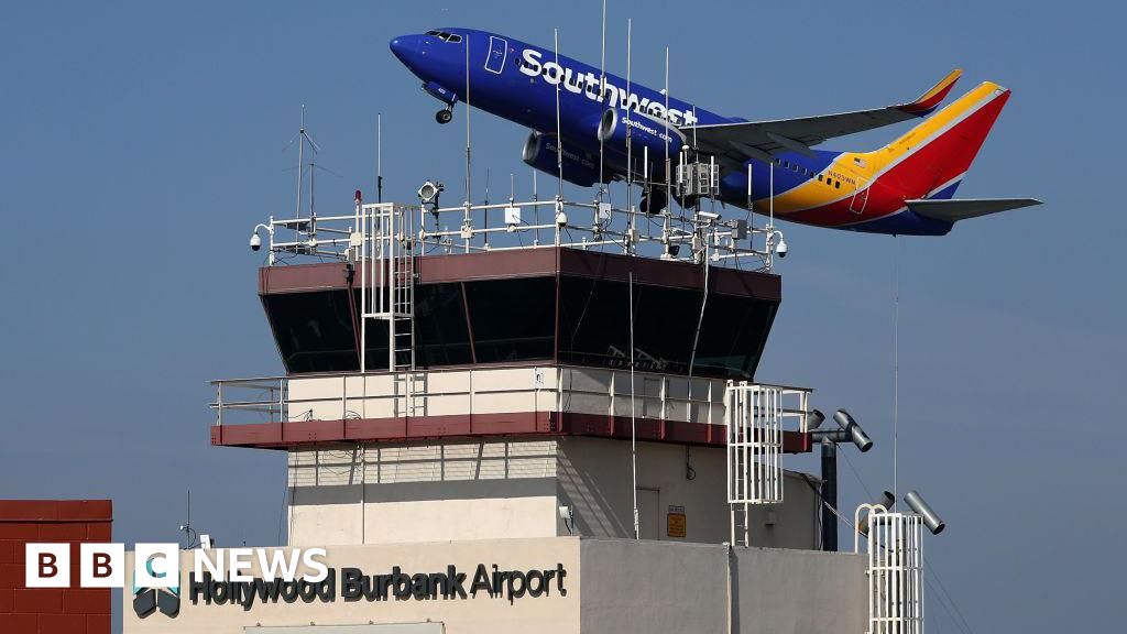 Featured image for Southwest Flight Dives to Avoid Mid-Air Collision Near Los Angeles