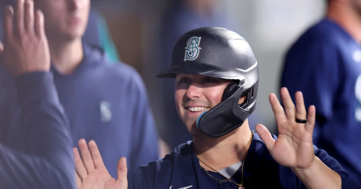 Mariners Defeat Cardinals in Game Opener with New Additions.