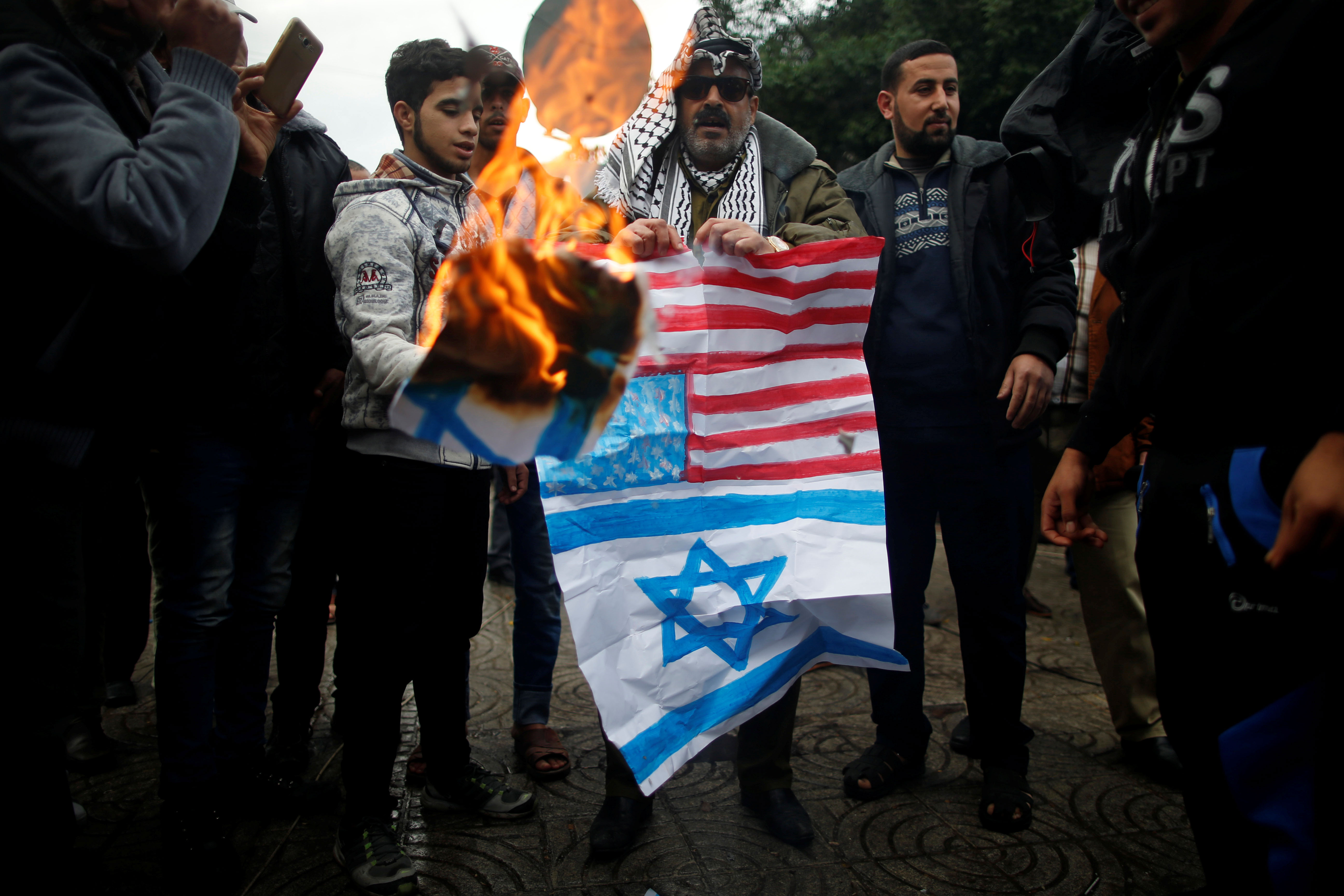 "Israel-Hamas Conflict Puts China's Middle East Ambitions at Risk"