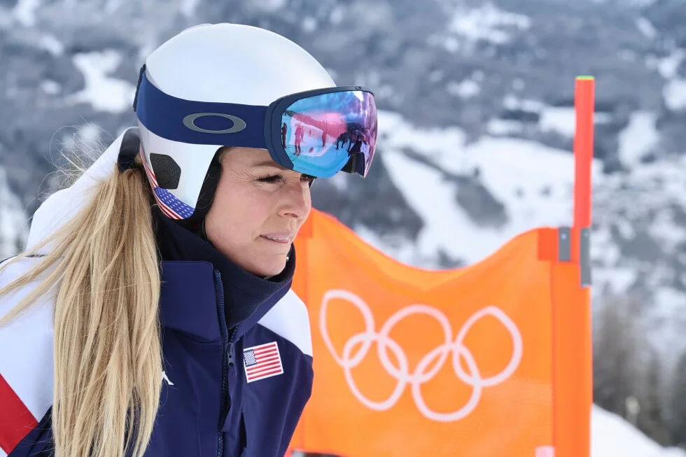 Lindsey Vonn upbeat after surgery, aiming for U.S. return