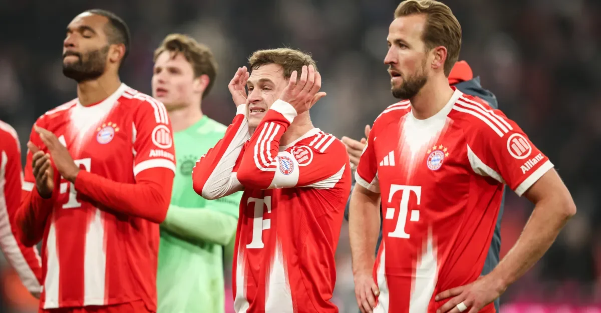 Augsburg Stuns Bayern with 2-1 Upset, Exposing Defensive Fragility