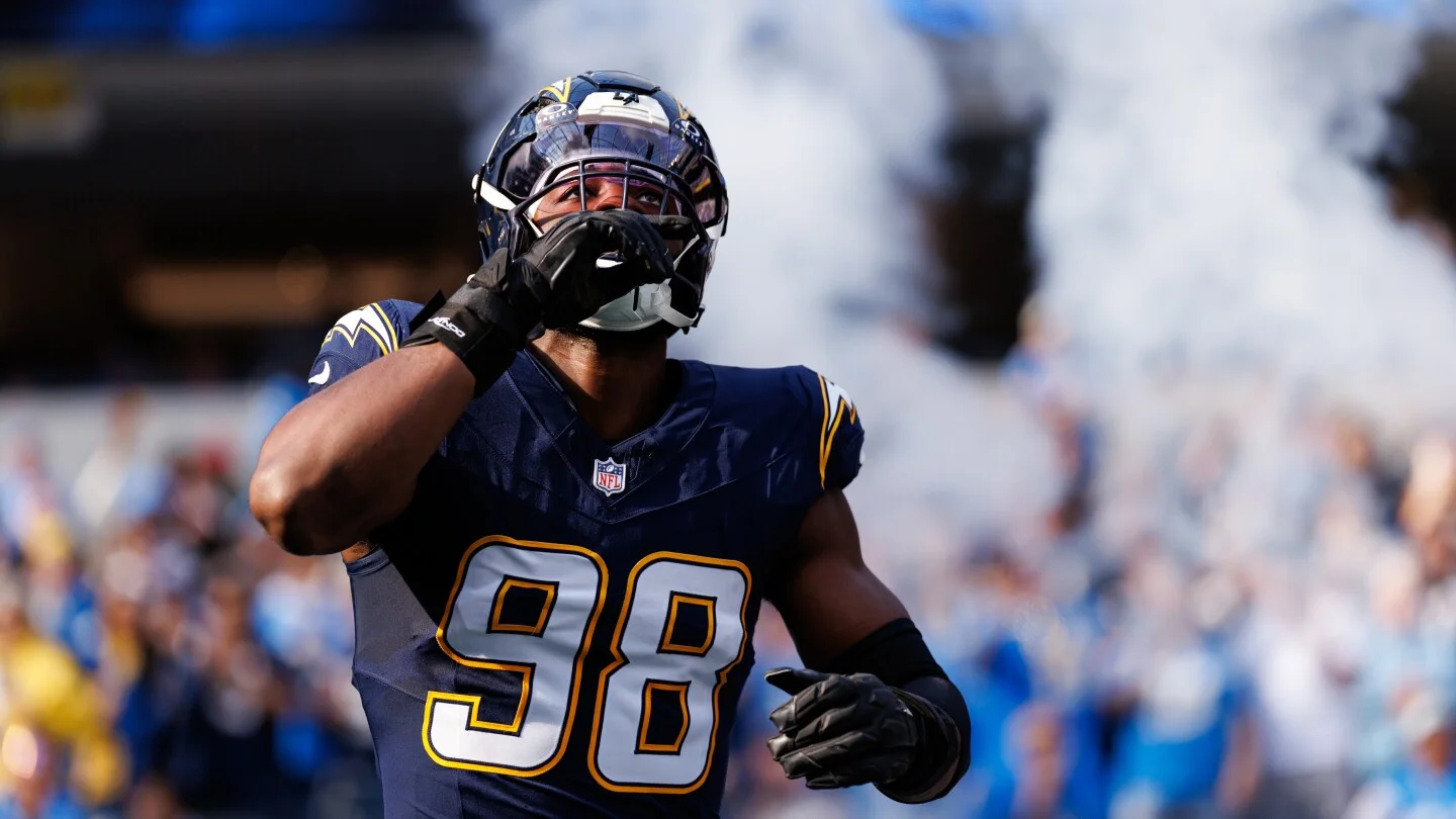 Commanders land Odafe Oweh on four-year, $100 million pact