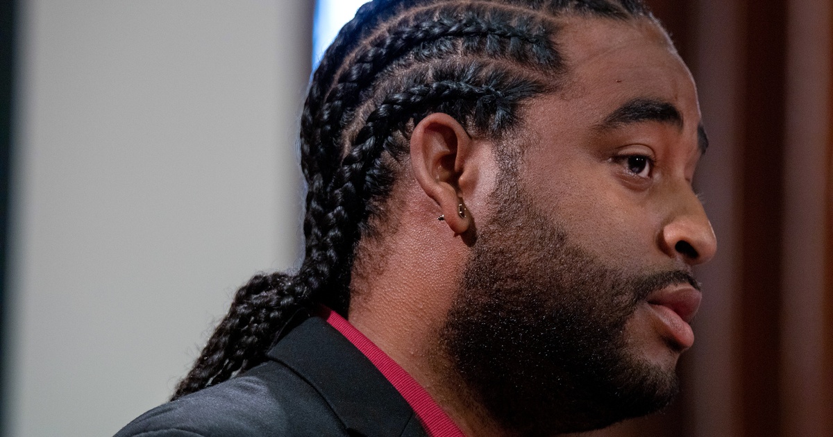 Featured image for Texas Governor Greg Abbott signs CROWN Act banning race-based hair discrimination.