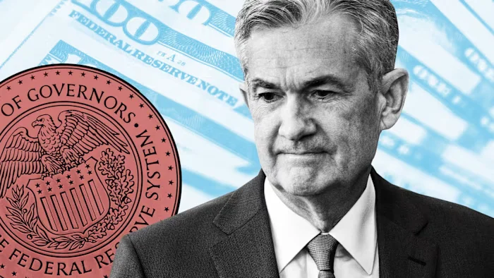 Dollar Dips on Trump’s Fed Comments Amid Market Uncertainty