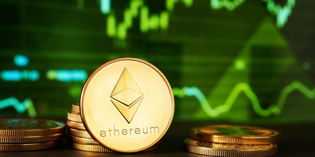 "Hong Kong Poised to Approve Bitcoin and Ethereum ETFs on Monday: Reports"