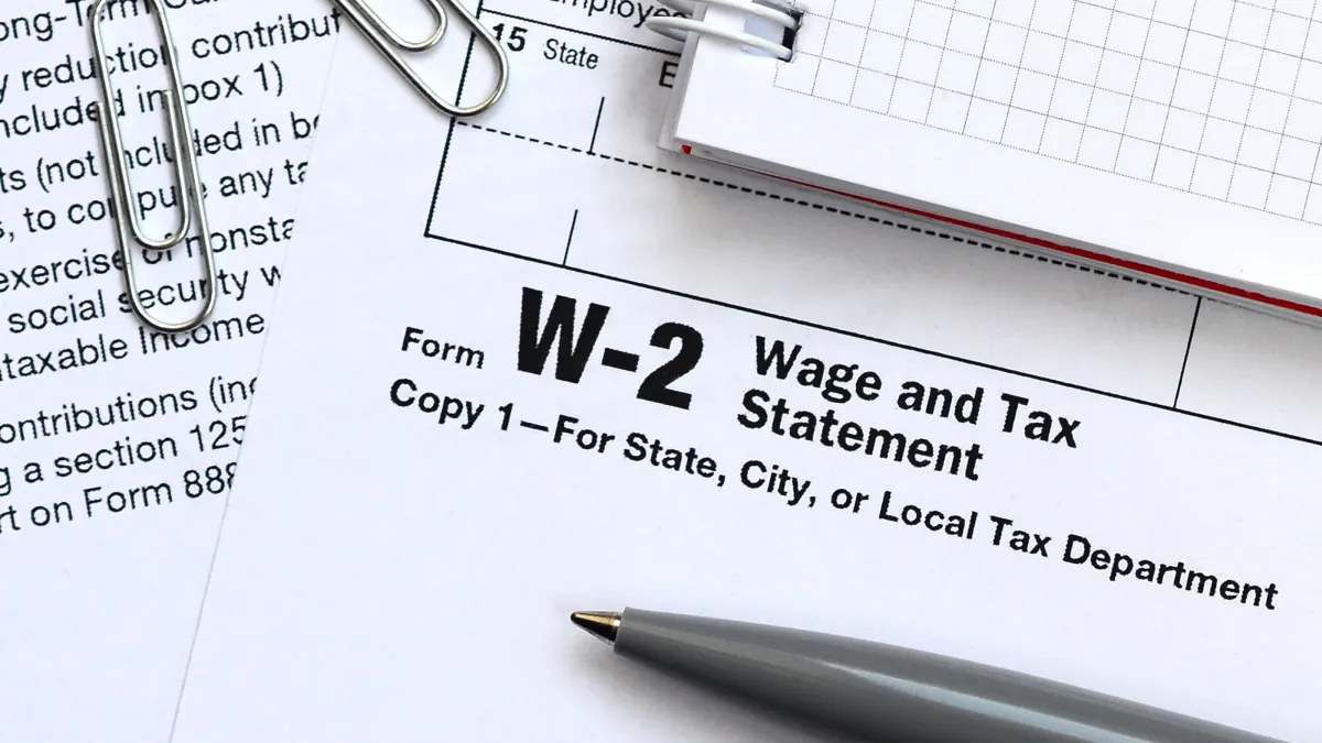 Featured image for W-2 Form Submission Deadline for Employers