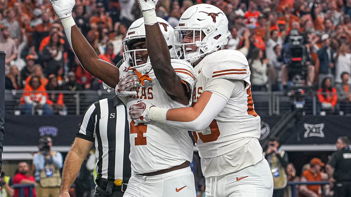 "Texas Dominates Oklahoma State, Secures College Football Playoff Spot"