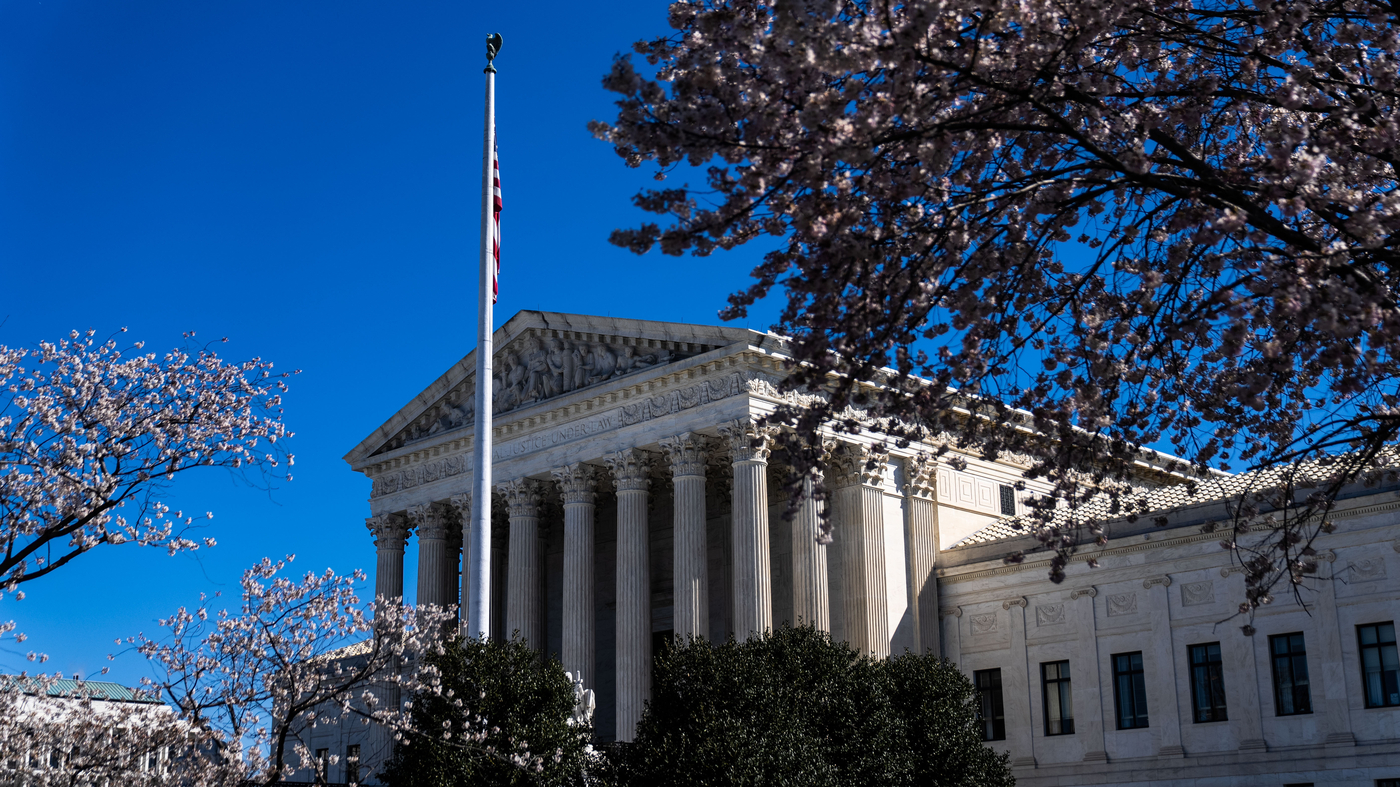 Featured image for Supreme Court Weighs Immigration Advice and Free Speech Challenges