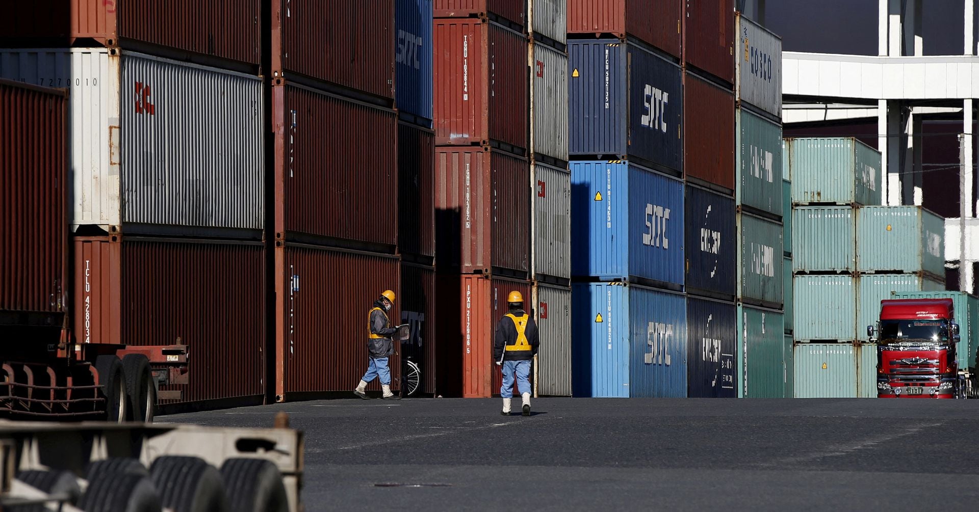 Japan's Exports Surge, Boosting Economic Outlook