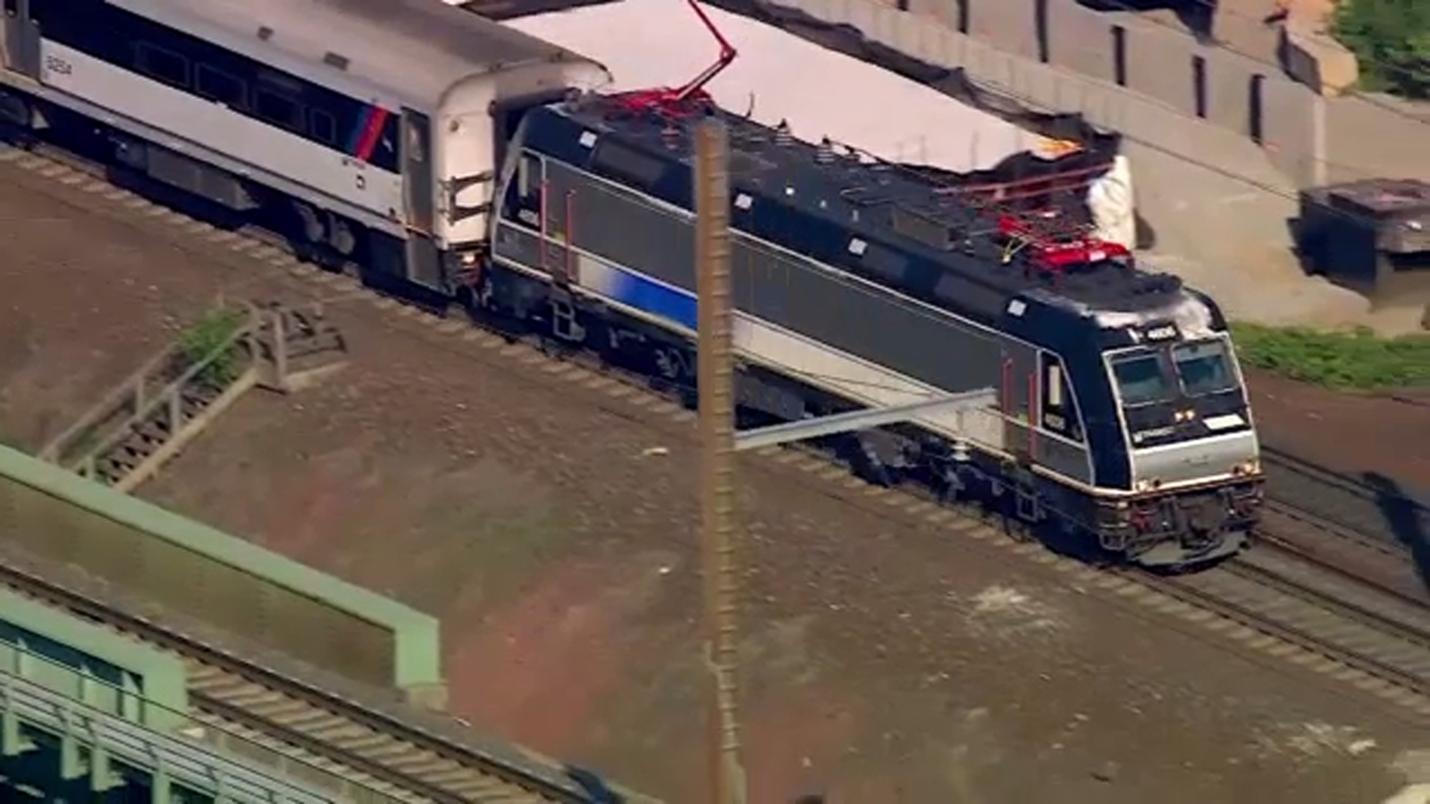 Featured image for "Power Issues Cause Major Delays for NJ Transit and Amtrak at Penn Station"