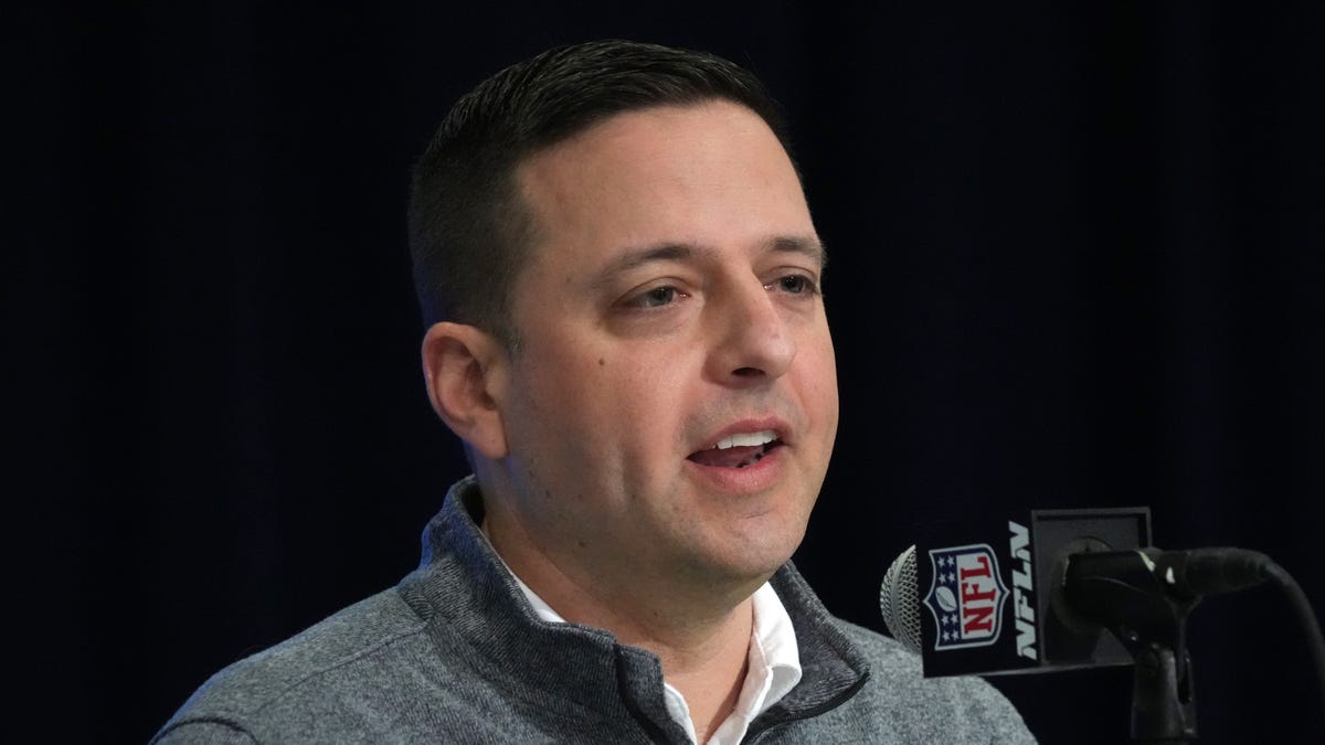 Featured image for "Patriots' New Approach: Addressing Roster Woes in First Post-Belichick NFL Draft"