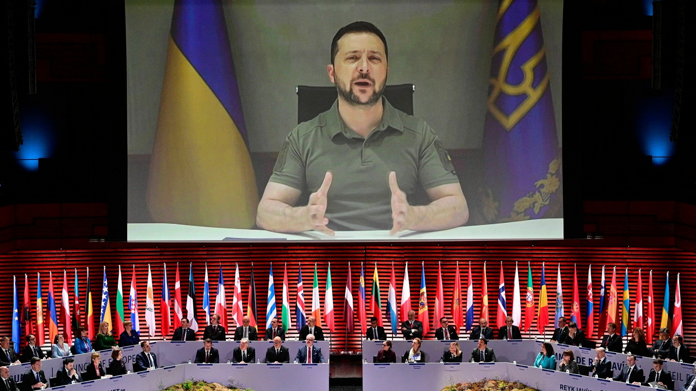 Zelenskyy joins G7 leaders to discuss Ukraine and Russia.