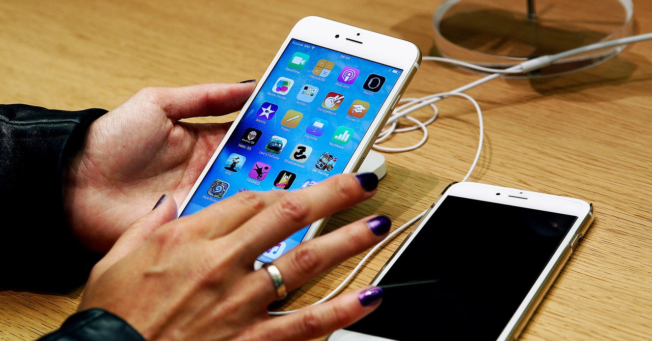 Featured image for Apple Settles 'Batterygate' Lawsuit, Begins $500M Payout for Slowed iPhones