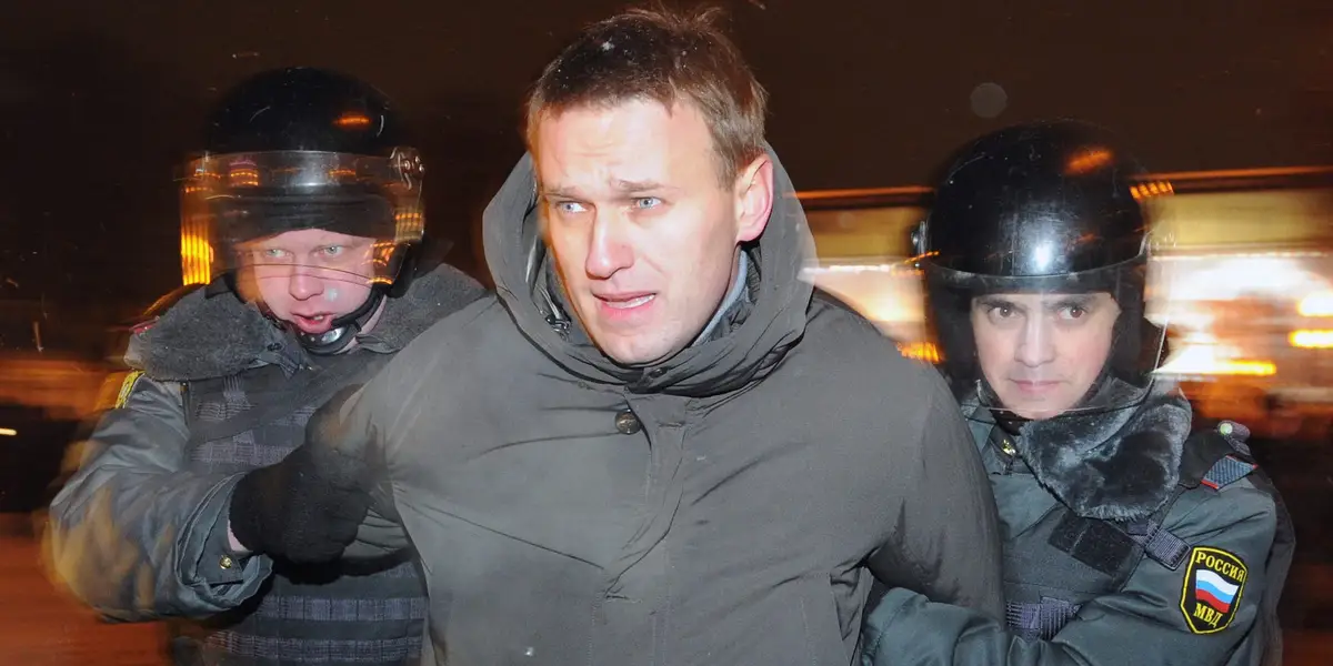 "Global Outcry: Russia's Power Play and Blackmail Tactics Surrounding Navalny's Death"
