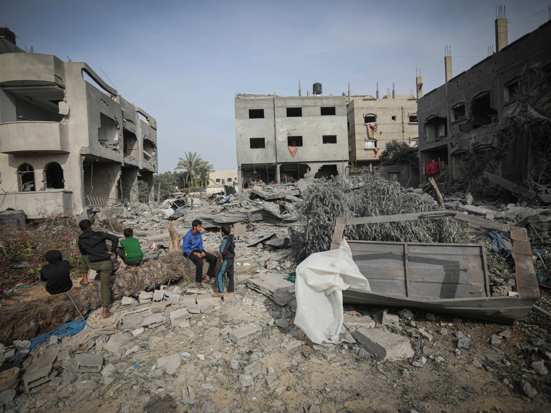 Israeli Warplanes Strike Central Gaza, Leaving Dozens Dead