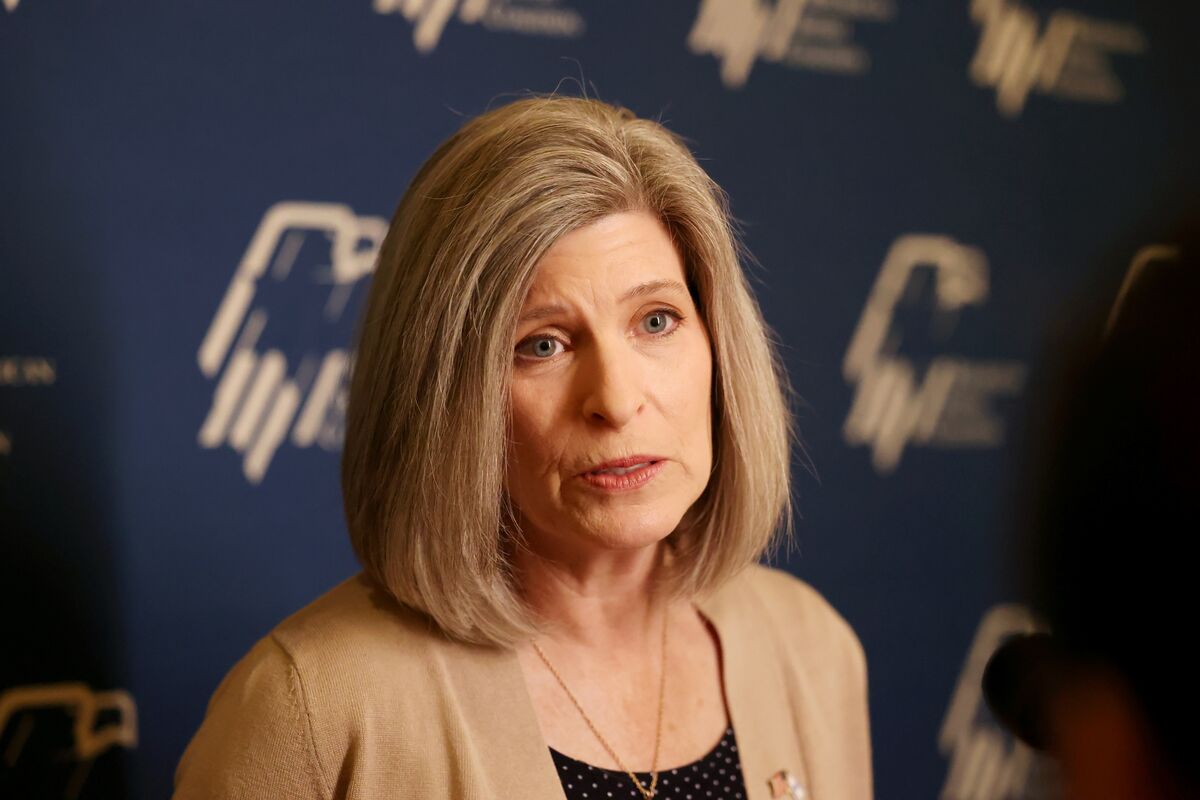 Featured image for Hegseth's Pentagon Nomination Faces GOP Resistance Amid Controversies