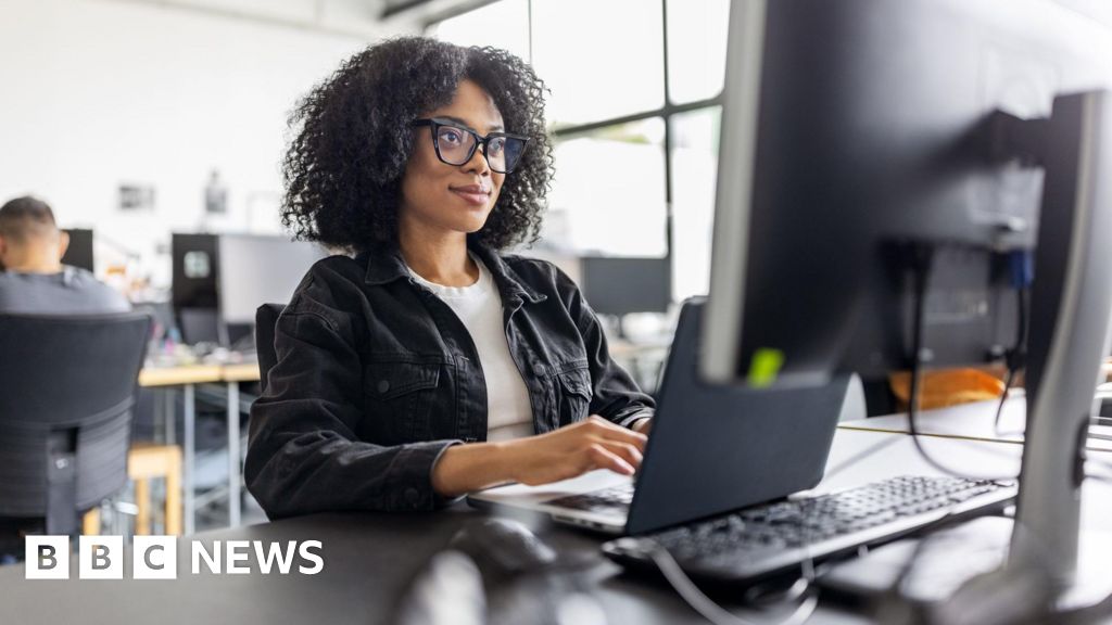 Featured image for UK unemployment rises to 5.1%, impacting young workers and graduate prospects