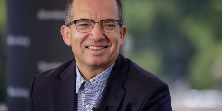 Featured image for Moderna's Surprising Q1 Profit Amidst COVID-19 Uncertainty.