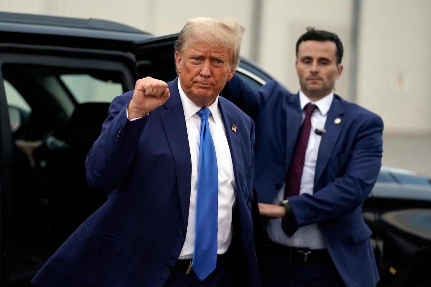 Trump's Campaign Thrives as He Fumes Over Gag Order in Federal Case