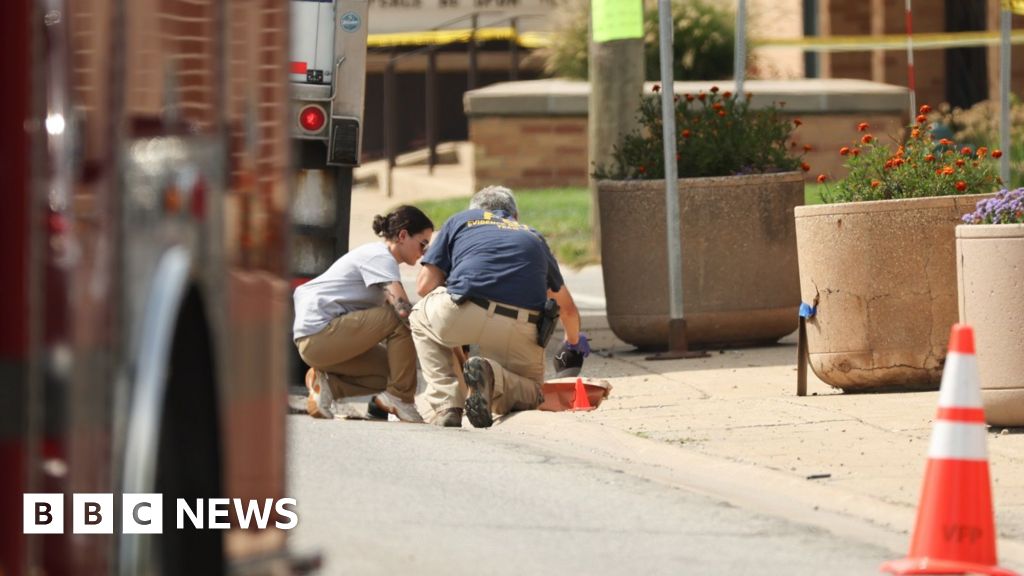 Featured image for ICE officer fatally shoots suspect who drove into agents during traffic stop