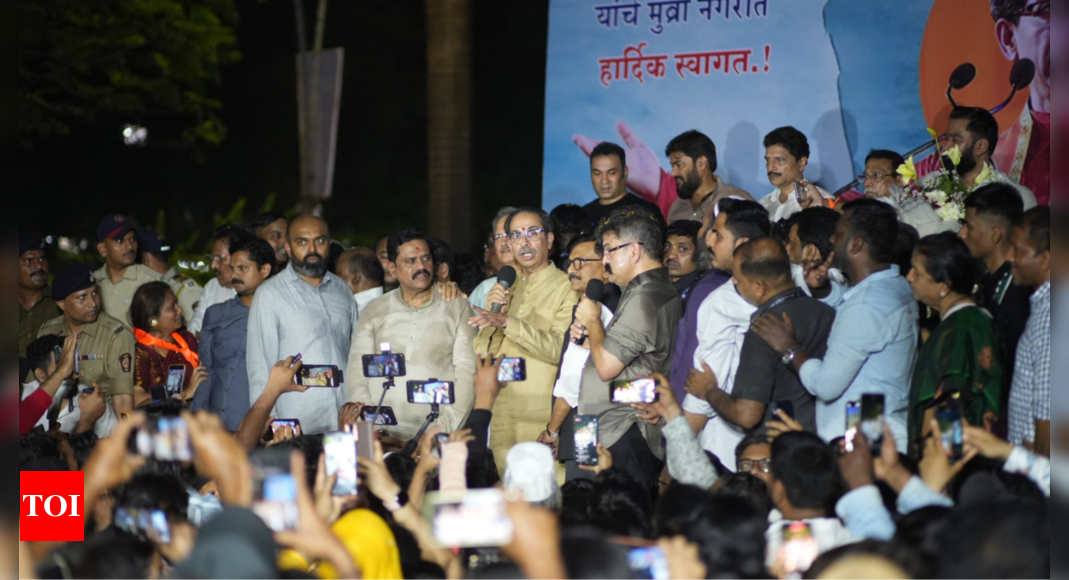 Featured image for "Maharashtra Speaker's Decision on Sena MPs Sparks Political Debate"