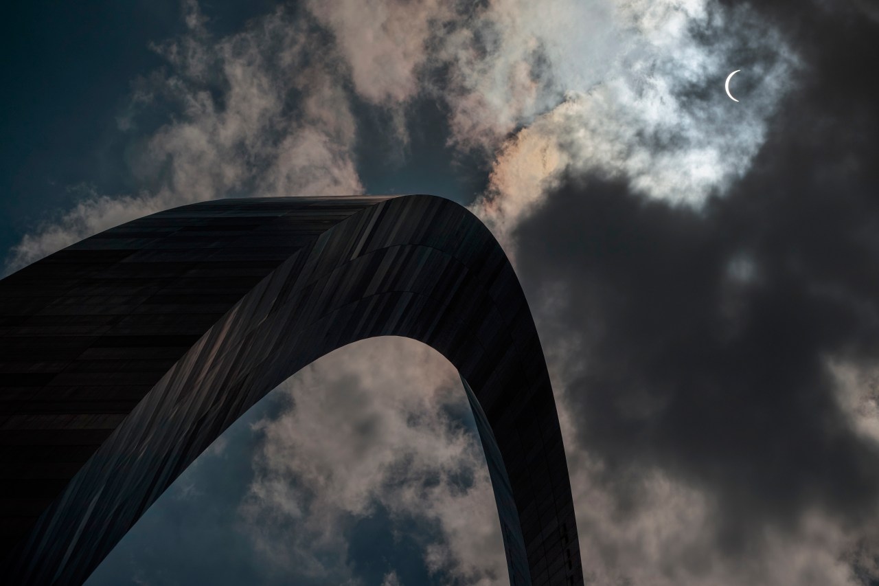 "St. Louis Solar Eclipse: What to Expect on Monday"