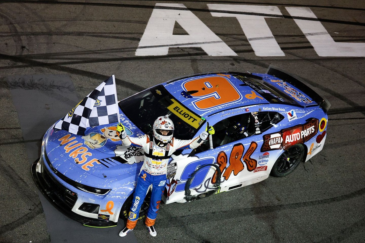 Featured image for Chase Elliott Secures Thrilling Win at Atlanta NASCAR Race