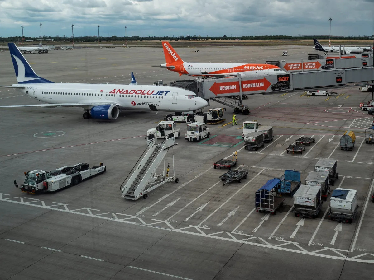 Passengers Arrested for Forcing Entry and Jumping onto Runway, Reports Say