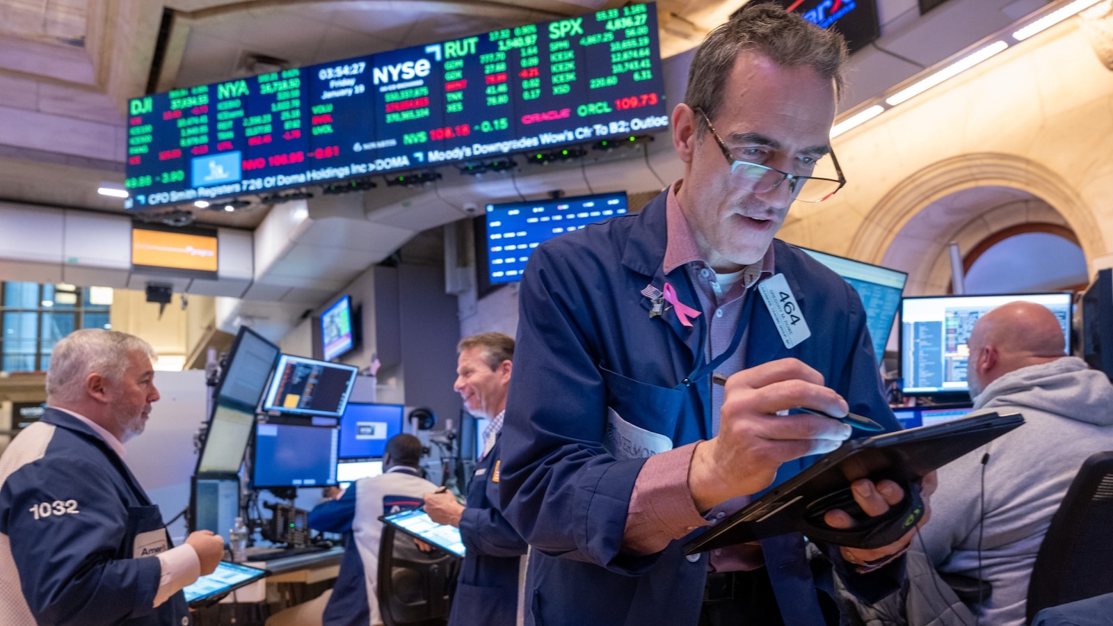 "Wall Street Celebrates as Dow and S&P 500 Reach Record Highs"