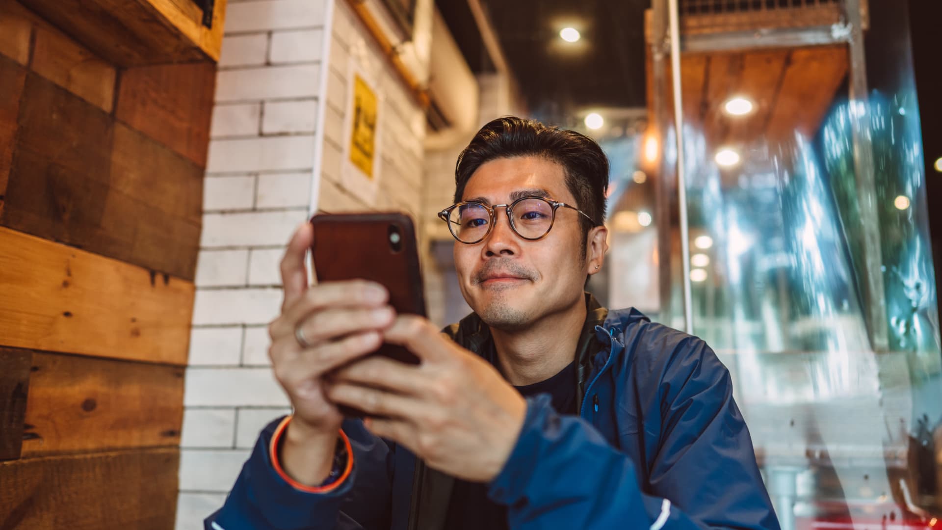 Featured image for "Top Texting Mistake Revealed by Etiquette Expert"