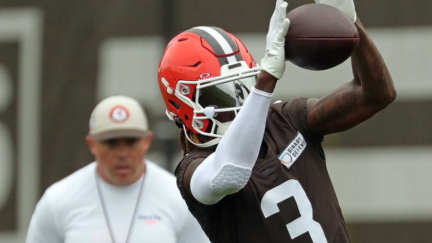 Featured image for Jerry Jeudy Praises Browns' QB Competition and Teammate Joe Flacco