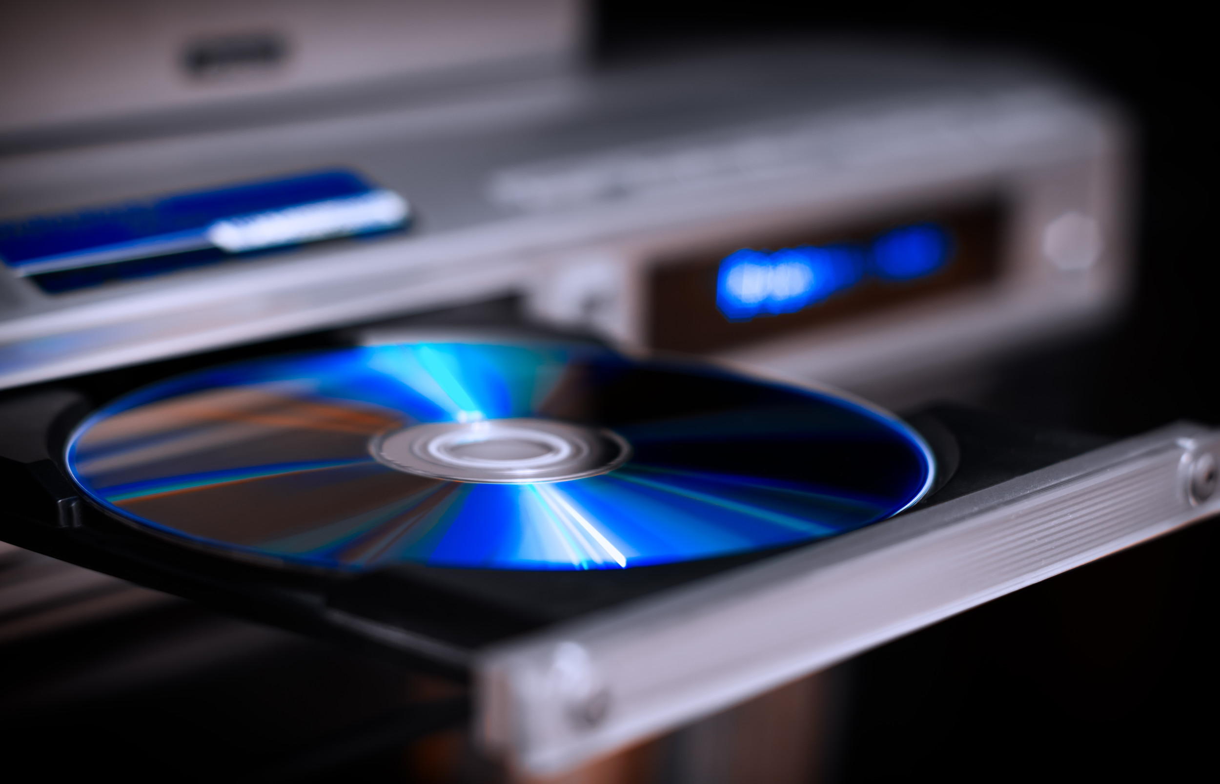 "Revolutionary Optical Disc Stores Petabits of Data, Redefining Storage Capacity"