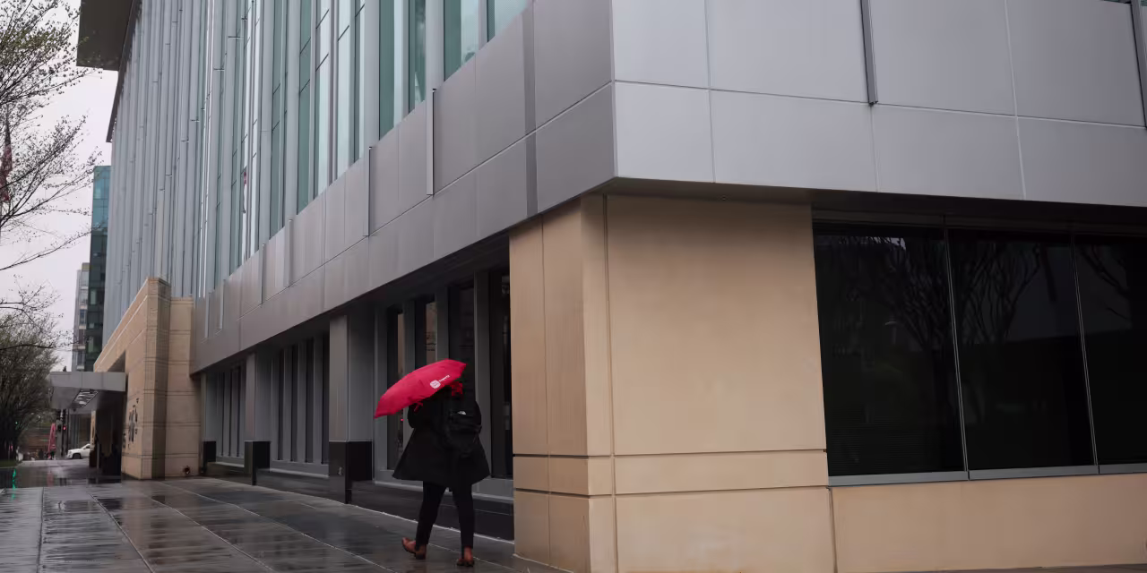 U.S. Job Losses Rise Amid DOGE Price Drop