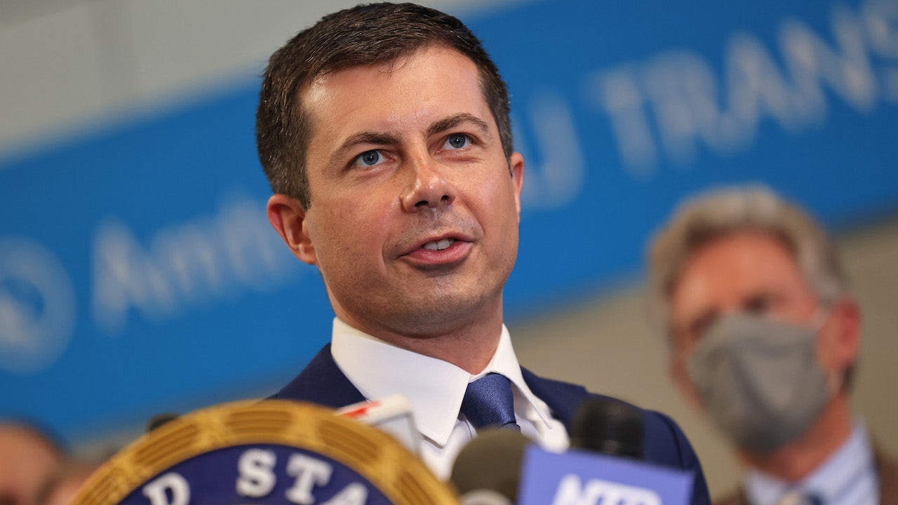 Buttigieg Defends Electric Vehicles, Compares Critics to Landline Holdouts