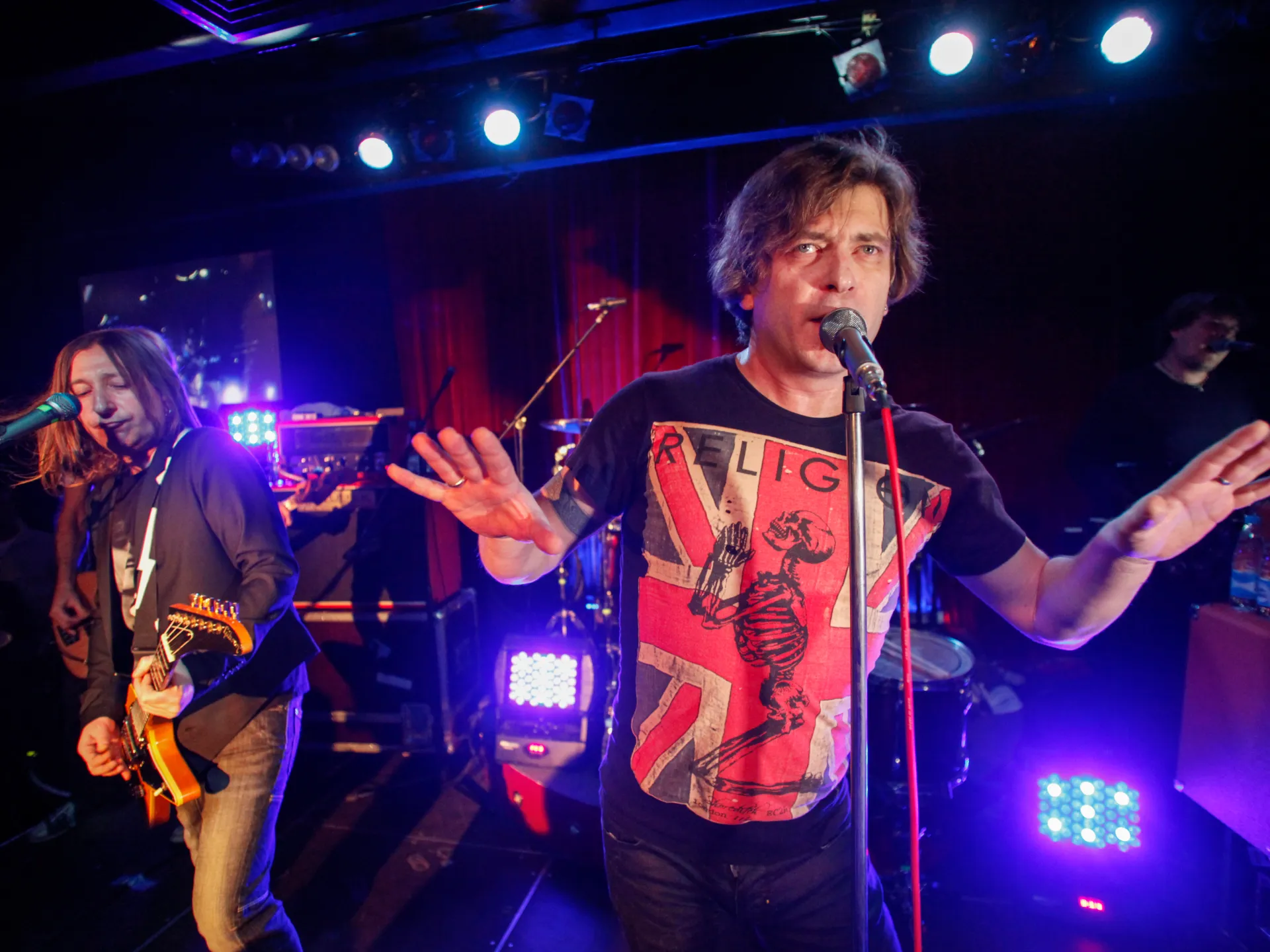 Russian Anti-War Rock Band Deported from Thailand to Israel Under Kremlin Pressure