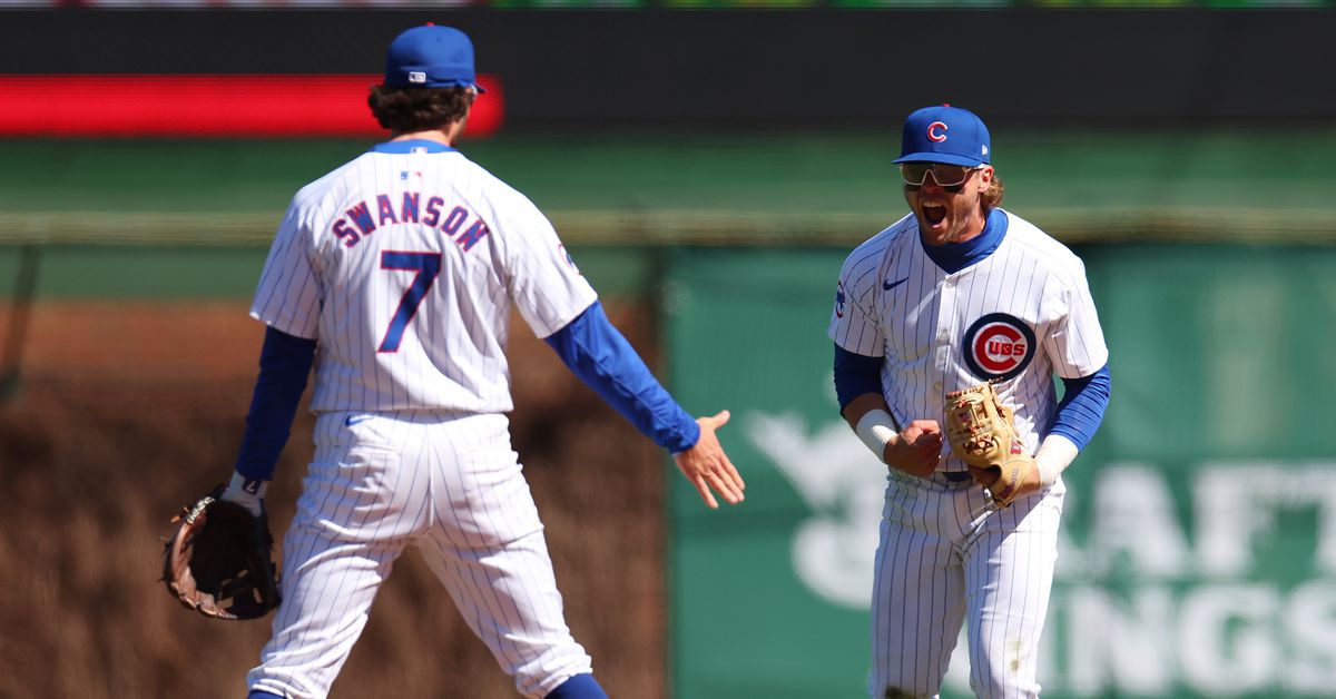 "Exciting Victory: Cubs Beat Dodgers 9-7 in Thrilling Ballgame"