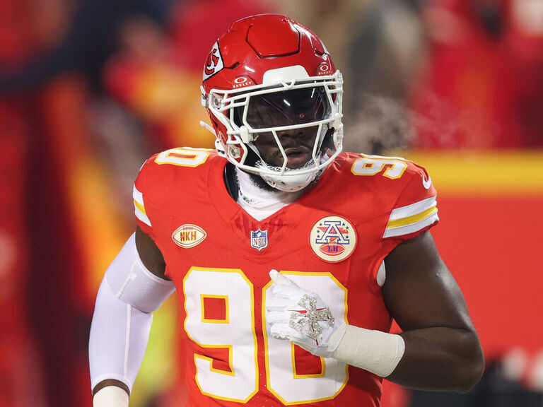 Featured image for Chiefs' Omenihu Suffers ACL Tear Against Ravens