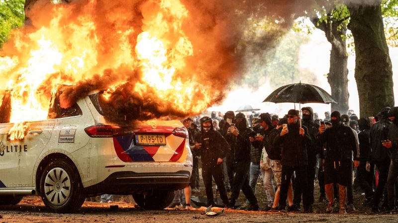 Featured image for Violence Breaks Out at Dutch Right-Wing Rally Before Elections