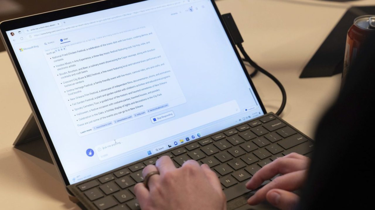 Texas professor falsely accuses students of using ChatGPT to cheat and threatens to fail entire class.