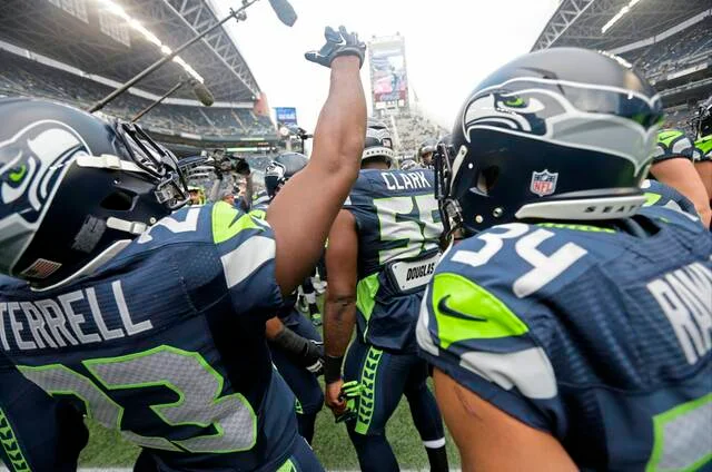 "Steelers-Seahawks Rivalry: Week 17 Predictions, Media Picks, and Viewing Guide"