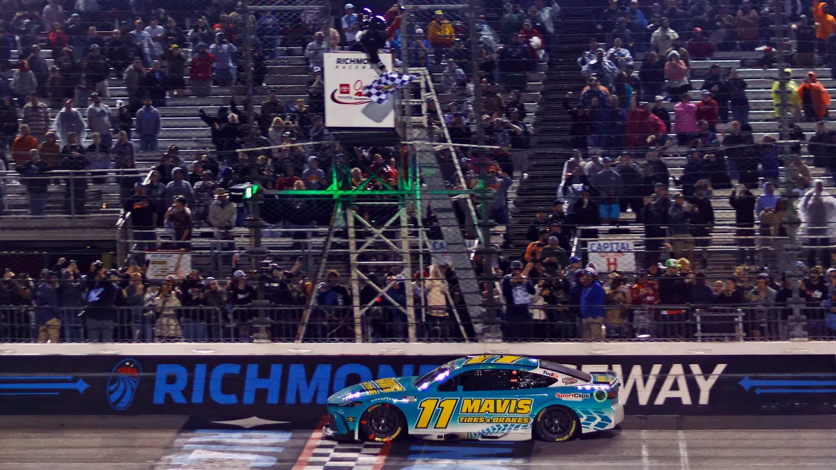 "Denny Hamlin Secures Victory at Richmond in NASCAR Cup Series"