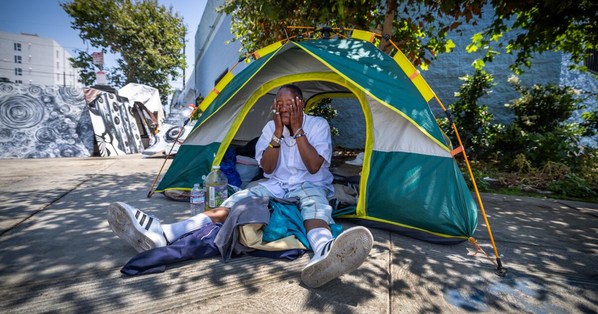 Los Angeles Homelessness Declines for Second Consecutive Year
